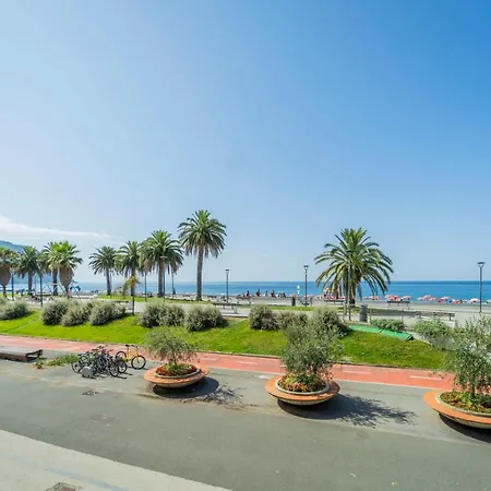 106 - Casa Di Alice, Fronte Vista Mare,20metri Spiaggia Apartment