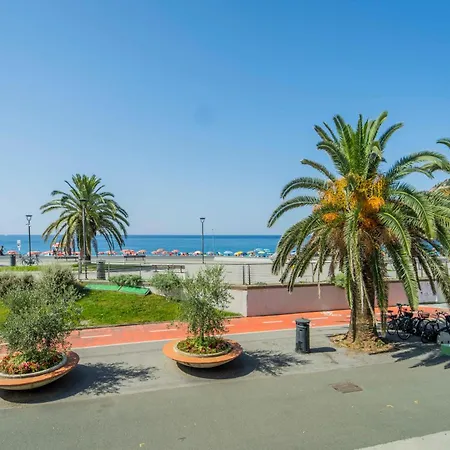 Apartment 106 - Casa Di Alice, Fronte Vista Mare,20metri Spiaggia *